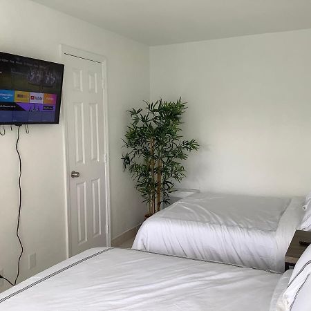 Hotel Motel Lauderdale Inn Fort Lauderdale Bagian luar foto