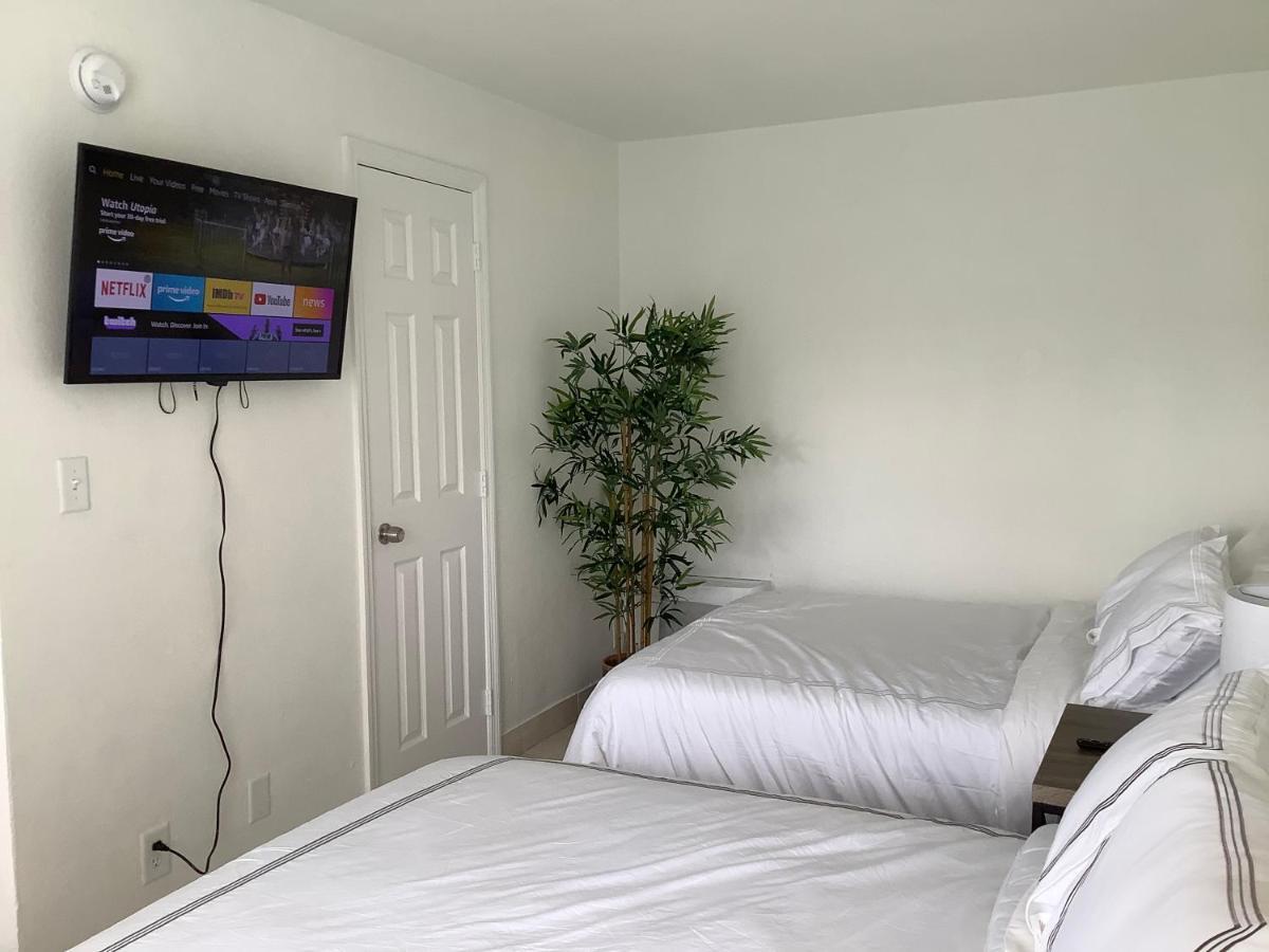 Hotel Motel Lauderdale Inn Fort Lauderdale Bagian luar foto